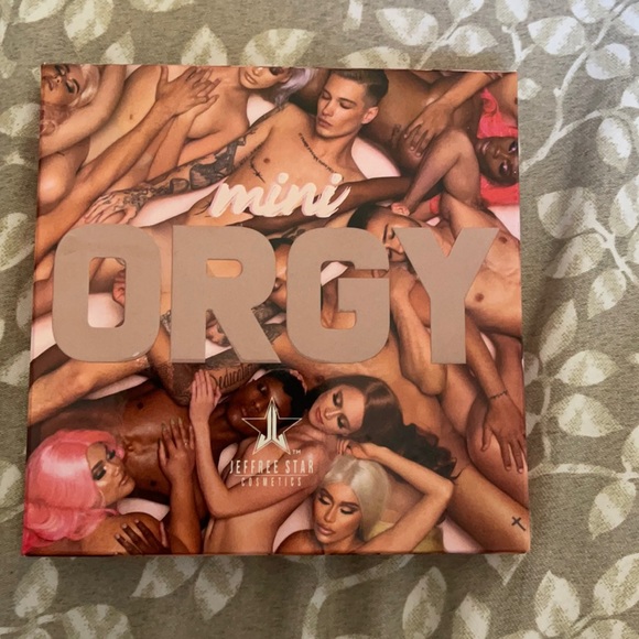 Jeffree Star mini “Orgy” Palette - Picture 1 of 2